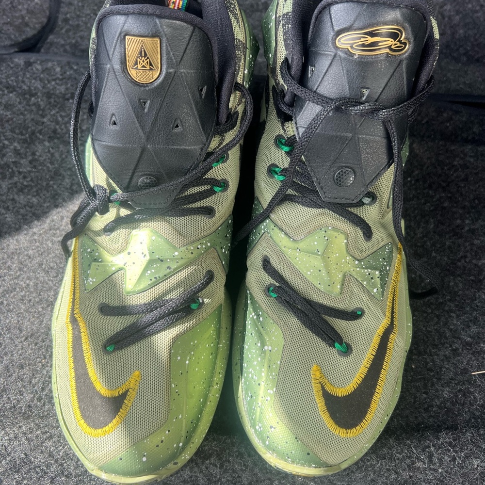Nike Mens LeBron James XIII Northern Lights USED JUST ONCE